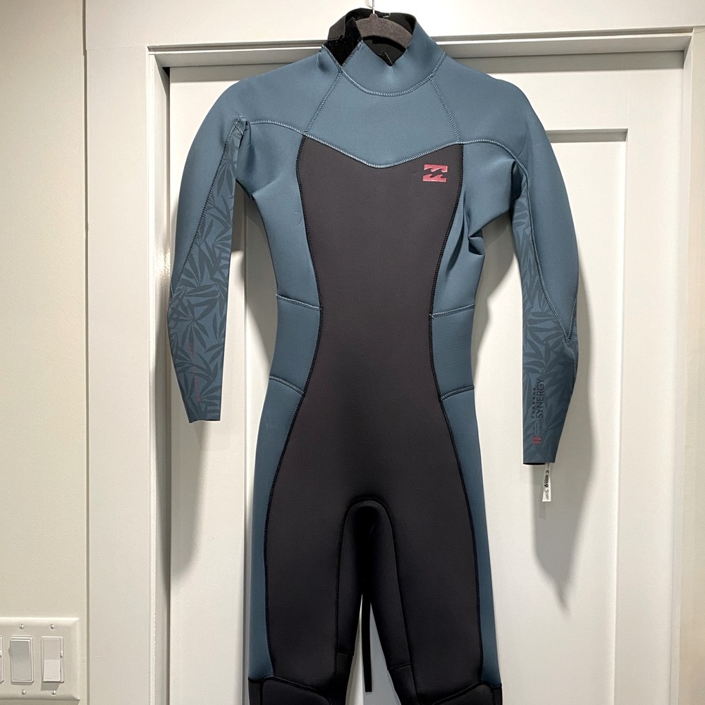 BRAND NEW Billabong Wetsuit